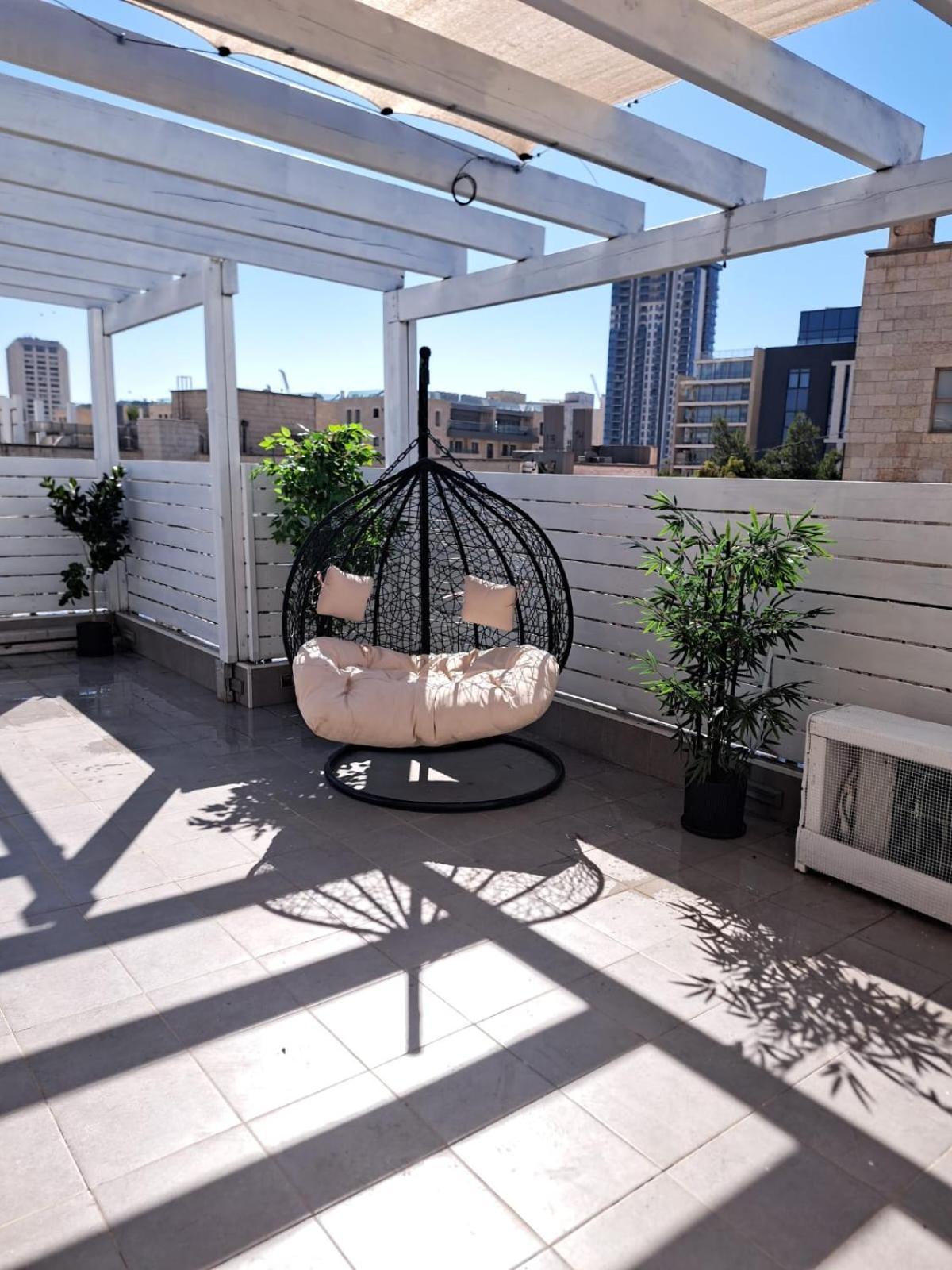Authentic One Bedroom Apartment In City Center Jerusalem Exterior photo