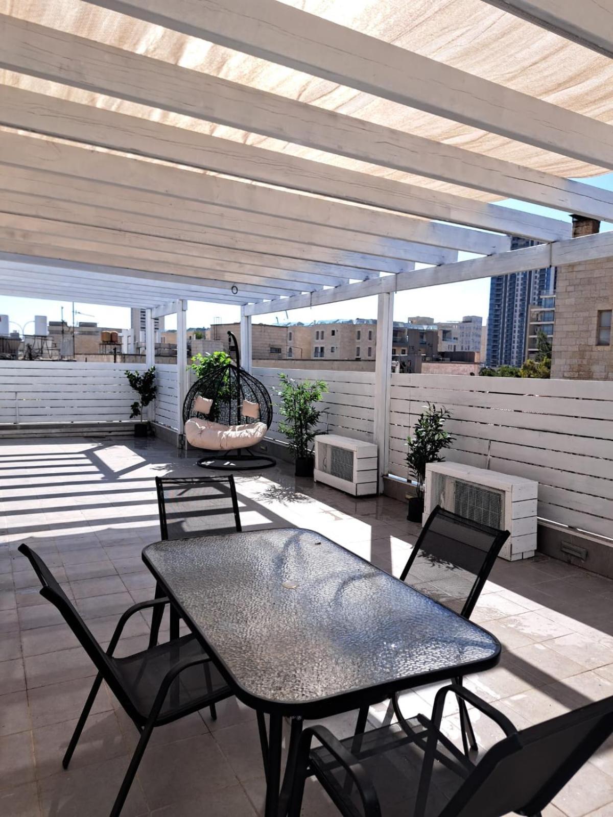 Authentic One Bedroom Apartment In City Center Jerusalem Exterior photo