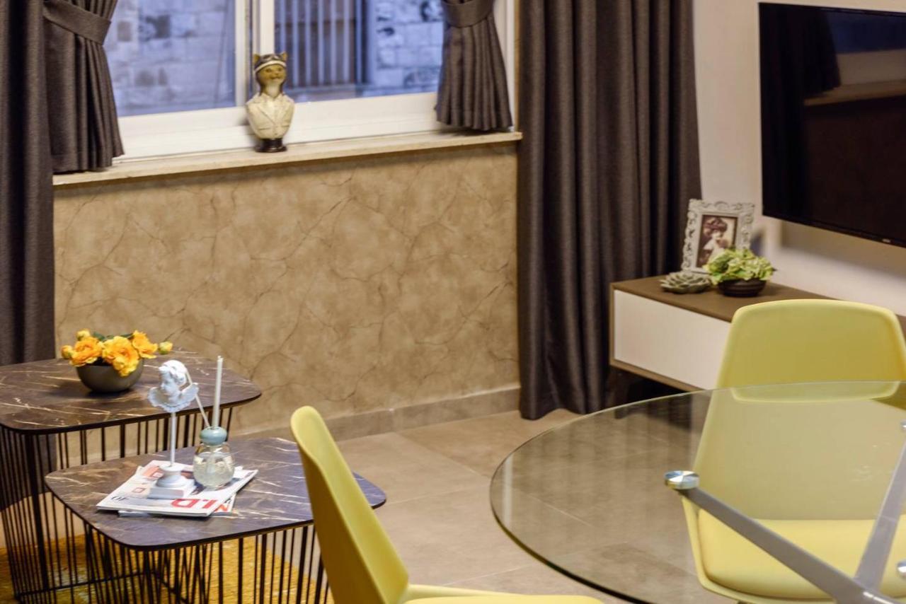 Authentic One Bedroom Apartment In City Center Jerusalem Exterior photo