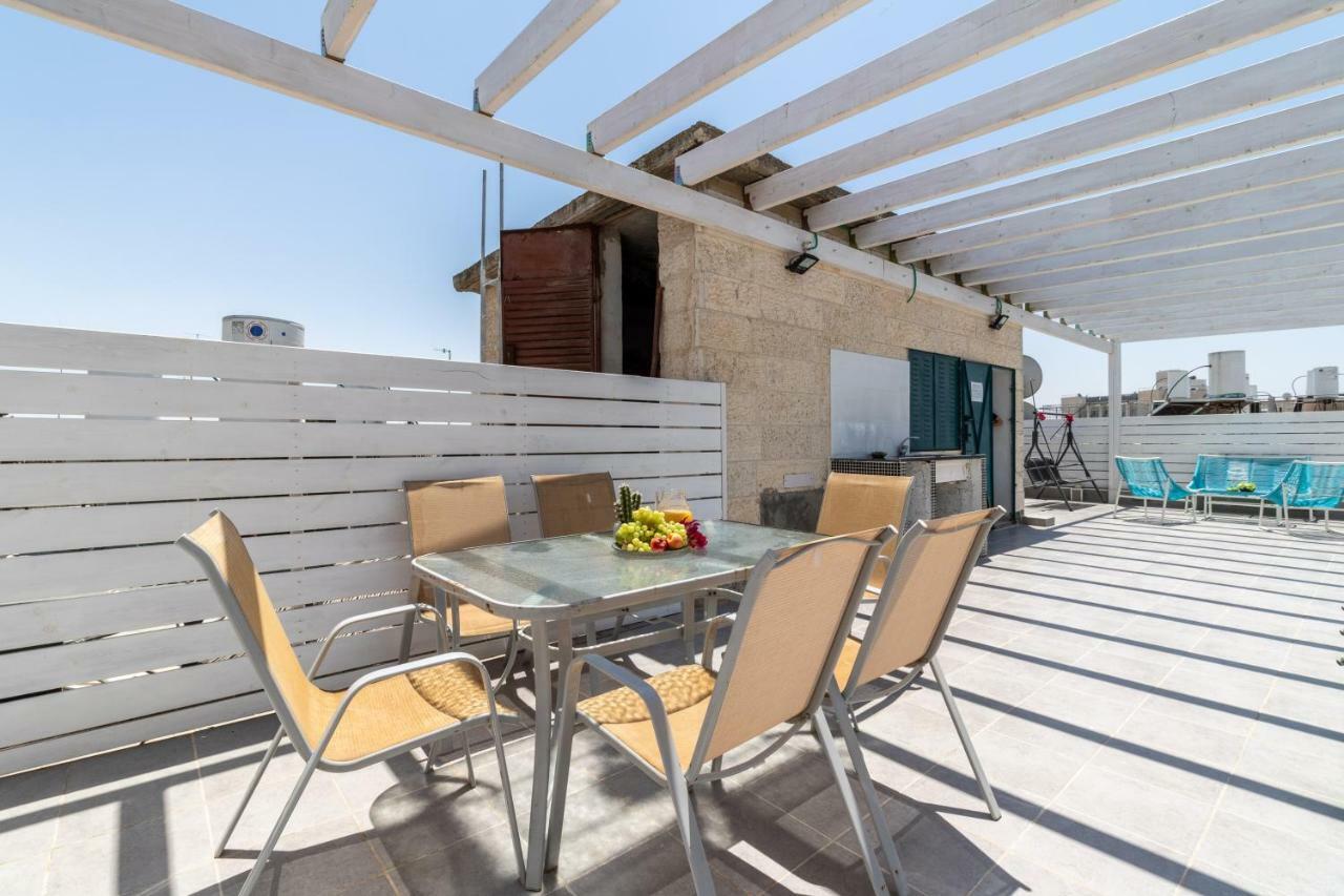 Authentic One Bedroom Apartment In City Center Jerusalem Exterior photo